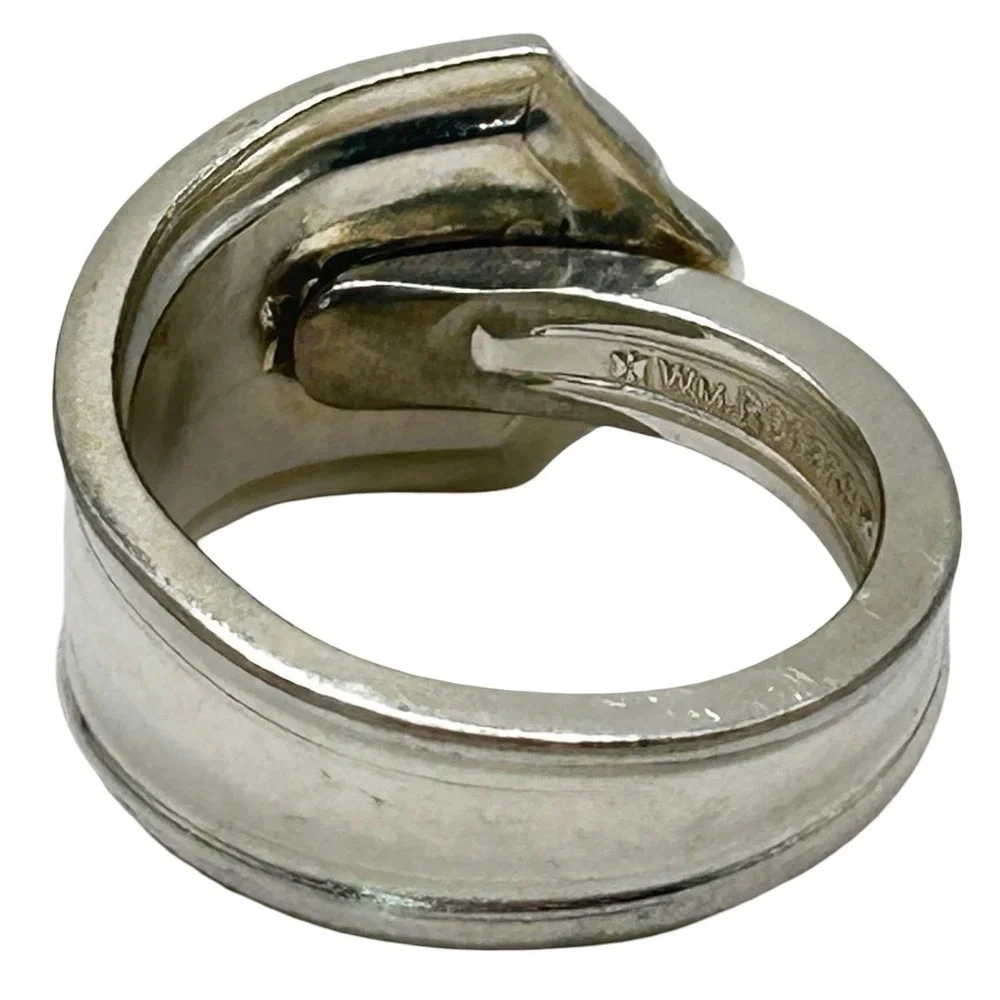 WM Rogers Vintage‎ Silverplate Spoon Ring Floral Scroll Bypass Size 10.5